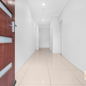 Comfort, Style & Convenience For Lease in Tarneit!! - Photo 2