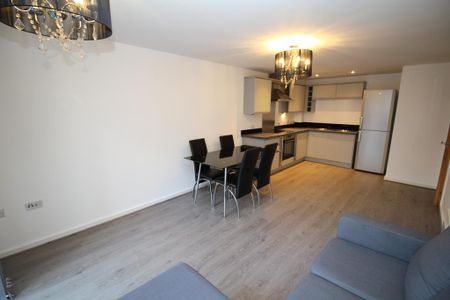 2 bedroom flat to rent - Photo 4