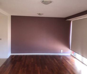 EASY LIVING 2 BEDROOM APARTMENT - Photo 4