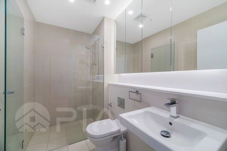 Spacious 2 bedroom apartment for lease**Entry from Block C via Belmore st** - Photo 4