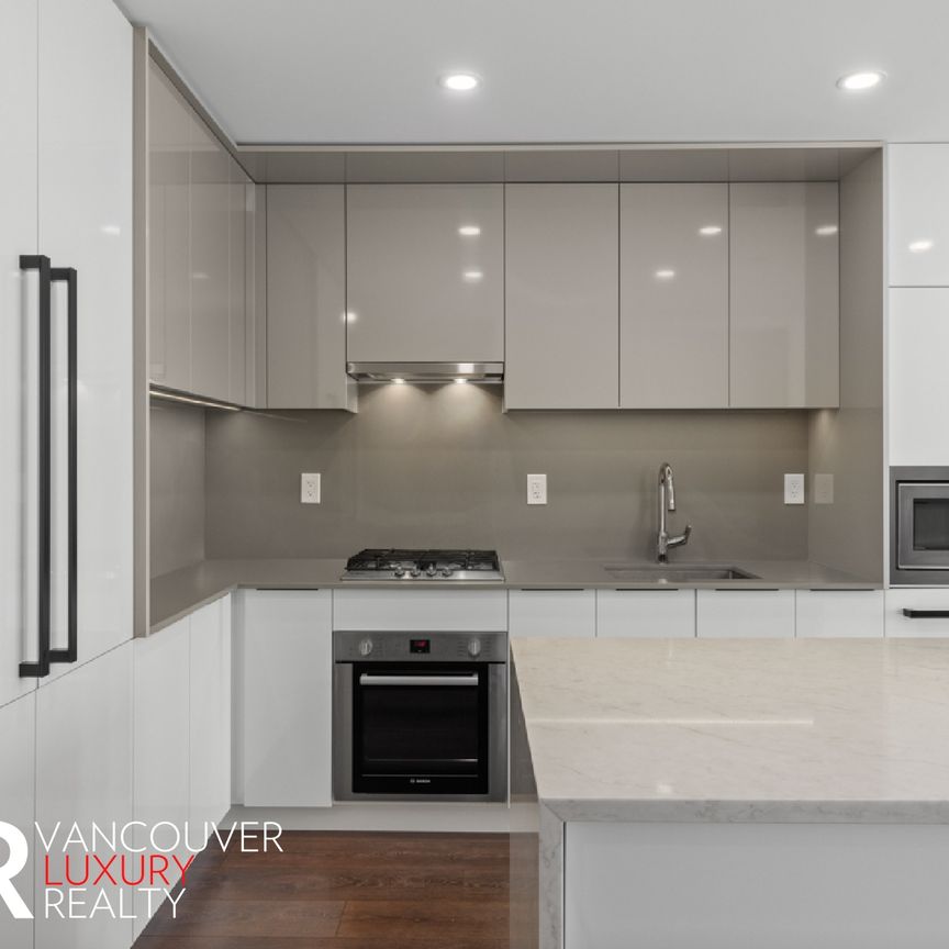 Condo in Burnaby, BC - Photo 1