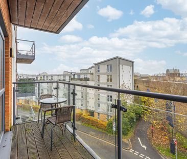 West Green Drive, Crawley, RH11 - Photo 6