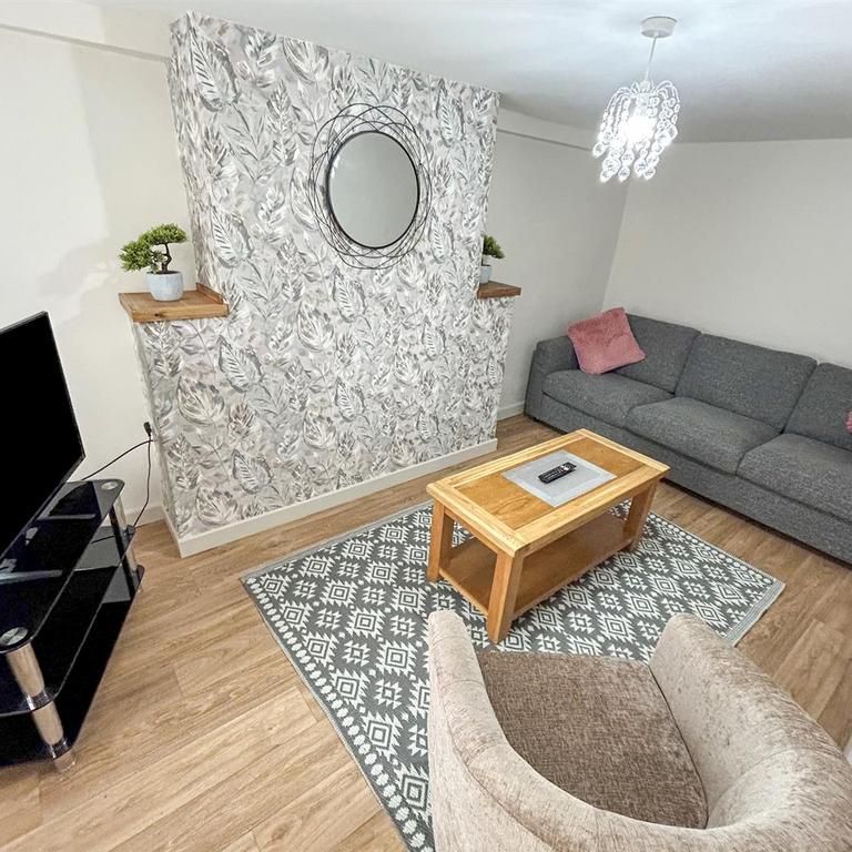 2 bedroom semi-detached house to rent - Photo 1