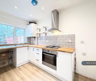 3 bedroom terraced house to rent - Photo 6