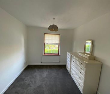 4 bedroom detached house to rent - Photo 3