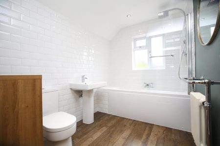 2 bedroom semi-detached house to rent - Photo 5