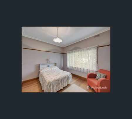 84 Yerrin Street, Balwyn, Vic 3103 - Photo 2