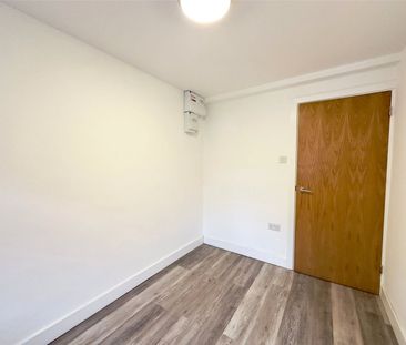 2 Bedroom - Photo 4