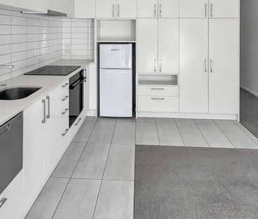 EDGEWARE - TWO BEDROOM REAR TOWNHOUSE WITH COVERED PARK - Photo 2