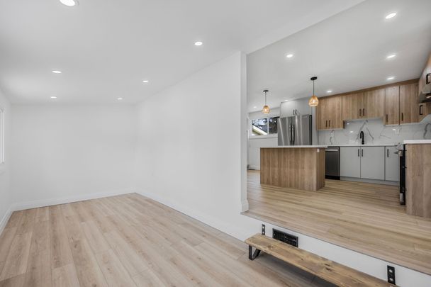 For Lease - 338 Old Mosley Street Unit# Unit 2, Wasaga Beach, Ontario - Photo 1