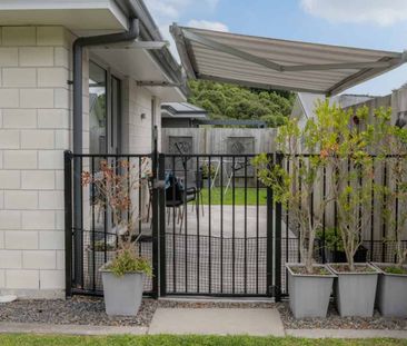 The Two Bedroom Charmer - Photo 4