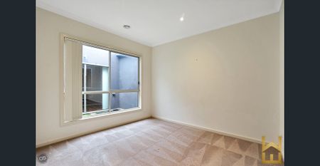 Cozy & Convenient with Solar Panels! - Photo 4