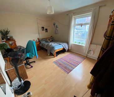 3 Bed Terraced House, Portswood Road, SO17 - Photo 1