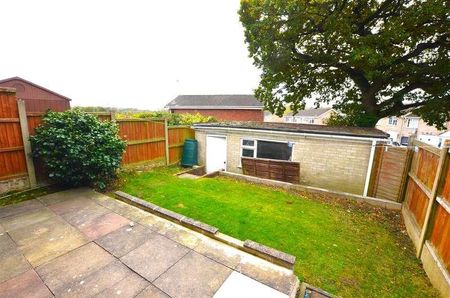 Ferndown Drive, Clayton, Newcastle-under-lyme, ST5 - Photo 5