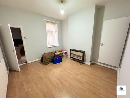 2 Bedroom Terraced - Photo 3