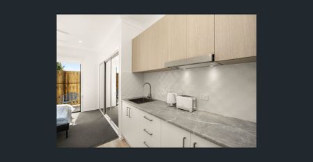 Brand New 1 bedroom ultra modern apartments fully furnished within building of 5. CAR SPOT & BILLS INCLUDED!! - Photo 4