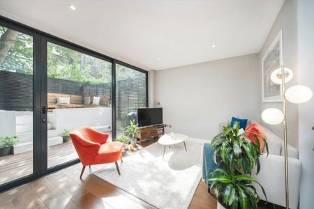 St. Stephens Avenue - Photo 3