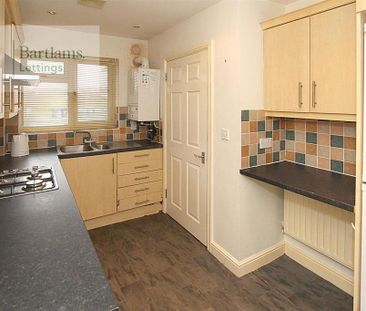 3 bedroom semi-detached house to rent - Photo 5