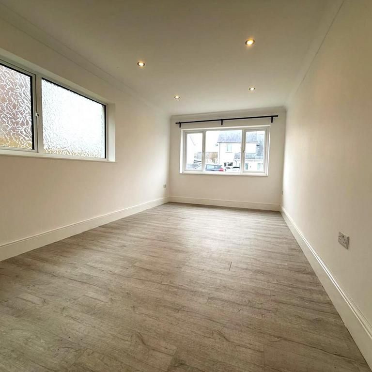 4 bedroom detached house to rent - Photo 1