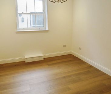 Churchgate Street - Photo 2