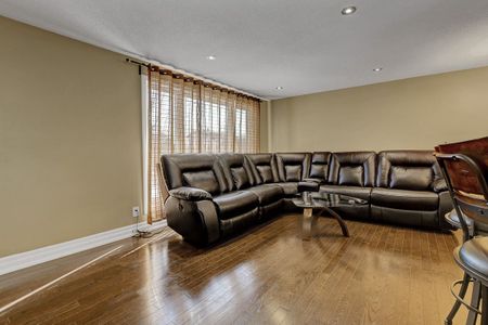 For Lease - 410 Phoenix Crescent, Orleans - Cumberland and Area, Ontario - Photo 2