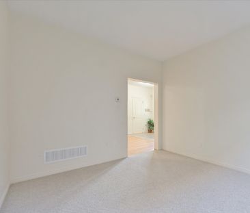 For Lease - 98 Northern Dancer Drive, Oshawa, Ontario - Photo 5