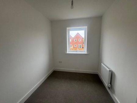 3 bedroom semi-detached house to rent - Photo 3