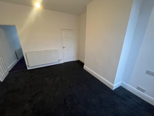 4 bedroom terraced house to rent - Photo 1