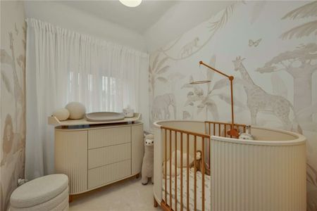 A stylish and contemporary three-bedroom home in the heart of Esher. - Photo 5