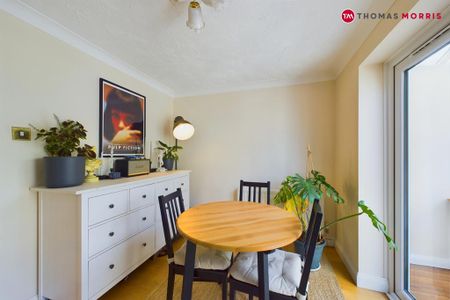 3 bedroom detached house to rent - Photo 2