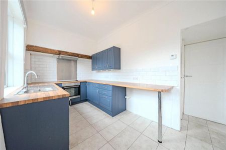 3 bedroom end of terrace house to rent - Photo 4
