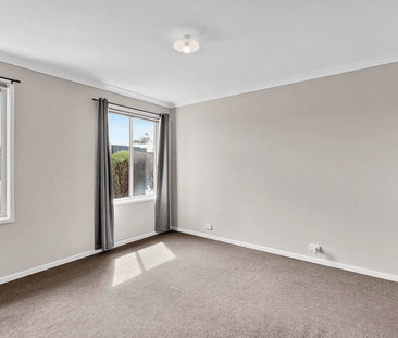 Modern, Low-Maintenance Living in a Well-Connected Location - Photo 6