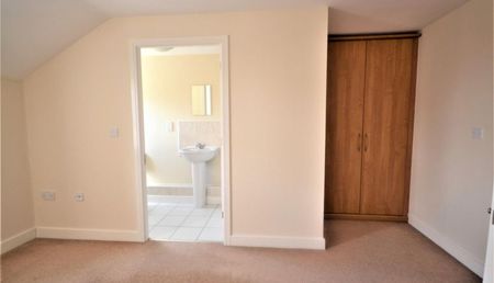 Gras Lawn, Barrack Road, Exeter - Photo 4