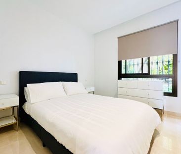 2 Bedroom Apartment For Rent in La Quinta, Málaga - Photo 3