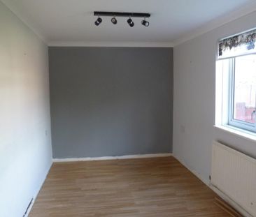 4 bedroom terraced house to rent - Photo 1