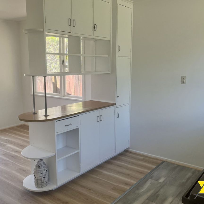 Renovated 3-Bedroom Lynfield Bungalow - Pet Friendly & Prime Location - Photo 1