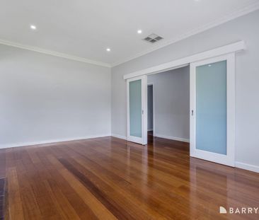 LARGE SPACIOUS 3 BEDROOM HOUSE - Photo 5