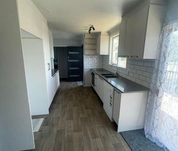 Renovated 3 bedroom home - Photo 1