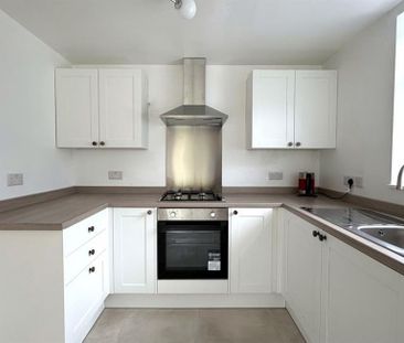 3 Bedroom Semi Detached To Let - Photo 6