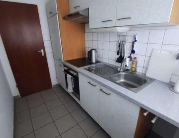 Zweizimmerwohnung mit Balkon und Einbauküche - Foto 1