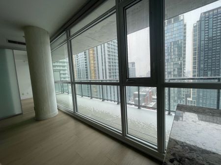 For Lease - 290 Adelaide Street Unit# 2701, Toronto, Ontario - Photo 2