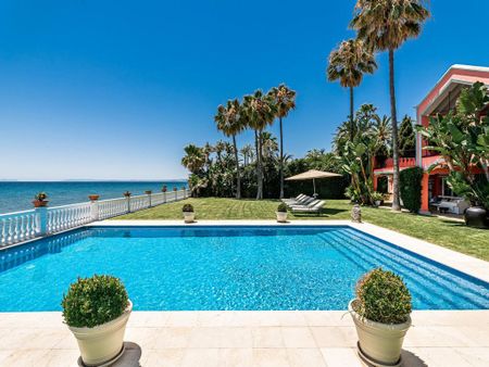 Luxury Villa for rent in Marbella, Andalusia - Photo 2