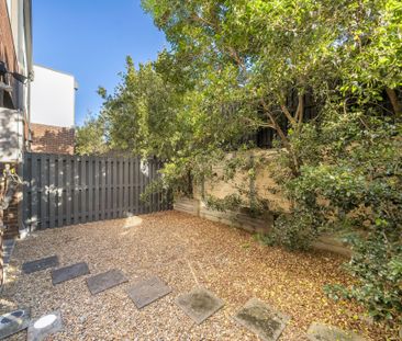 STYLISH TOWNHOUSE IN THE HEART OF NORTH LAKES - Photo 4