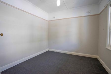 Modern 2 Bedroom Gem in the Heart of Darby Street - Photo 3
