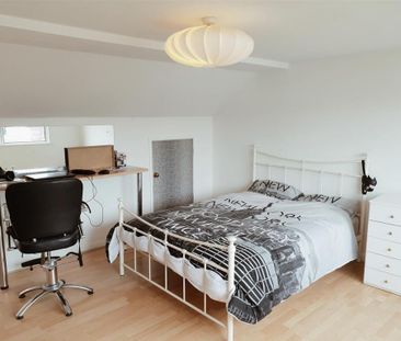 4 bedroom terraced house to rent - Photo 1