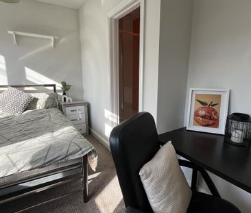 3 bedroom terraced house to rent - Photo 6