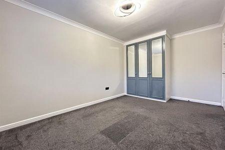 3 bedroom detached house to rent - Photo 2