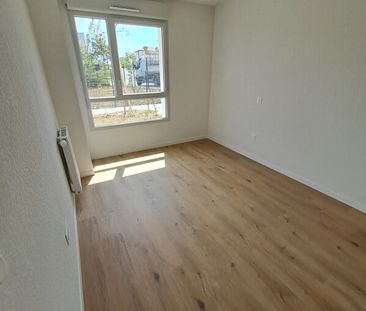 Location Appartement 2 pièces 42m² PECHBUSQUE 31320 - Photo 2