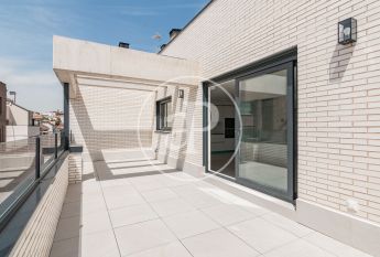 Penthouse for rent in Canillas (Hortaleza)