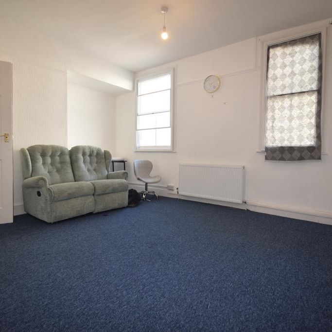 3 bedroom flat to rent - Photo 1